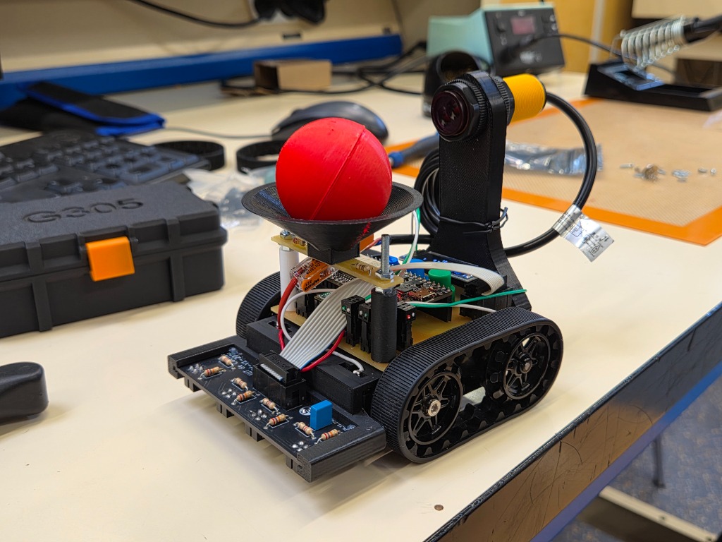 Robot Zumo Real con Embudo 3D
